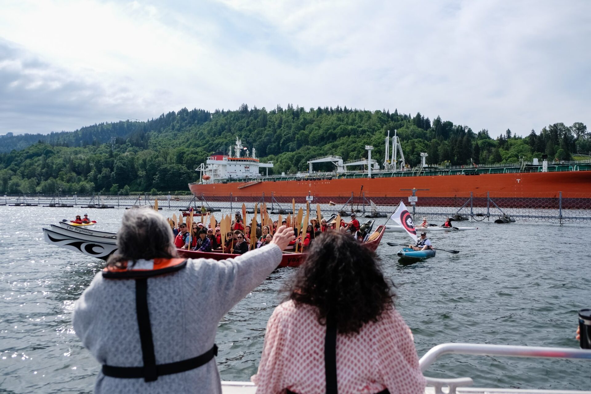Paddling together for səlilwət (Burrard Inlet)